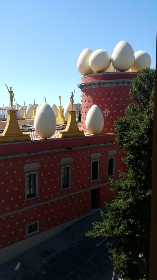 Nuria * Figueres (Girona)
